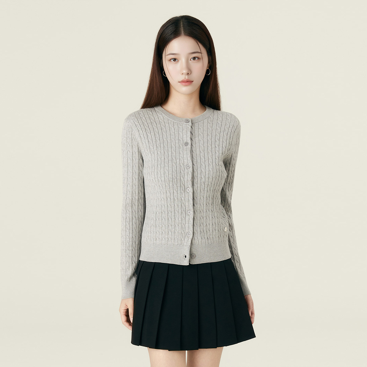 로엠 올데이 가디건 케이블 가디건 RMCKF49R97 초보자도 간편하게 입기 좋은 실용성 살펴보기