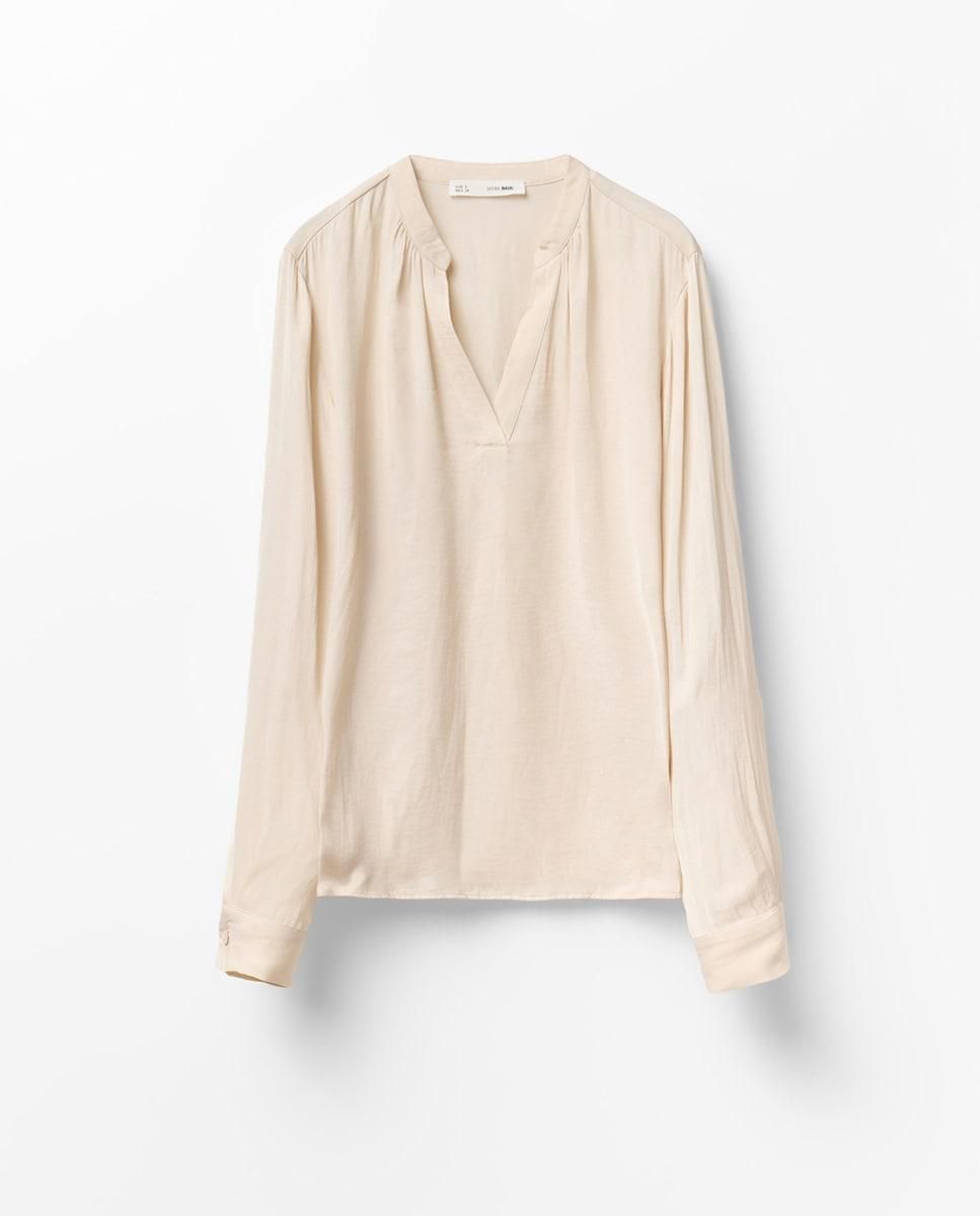 스페라 플레인 브이넥 루즈핏 블라우스 58320207788 BEIGE - 상품 이미지
