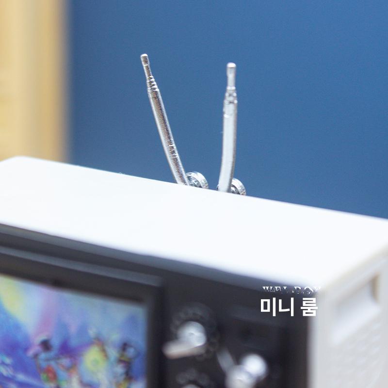 레트로 미니 티비 복고풍 소형 가전 모형 인형집 촬영 소품  TV 디자인 감성 무드등 인테리어  화이트 - 상세 이미지 5
