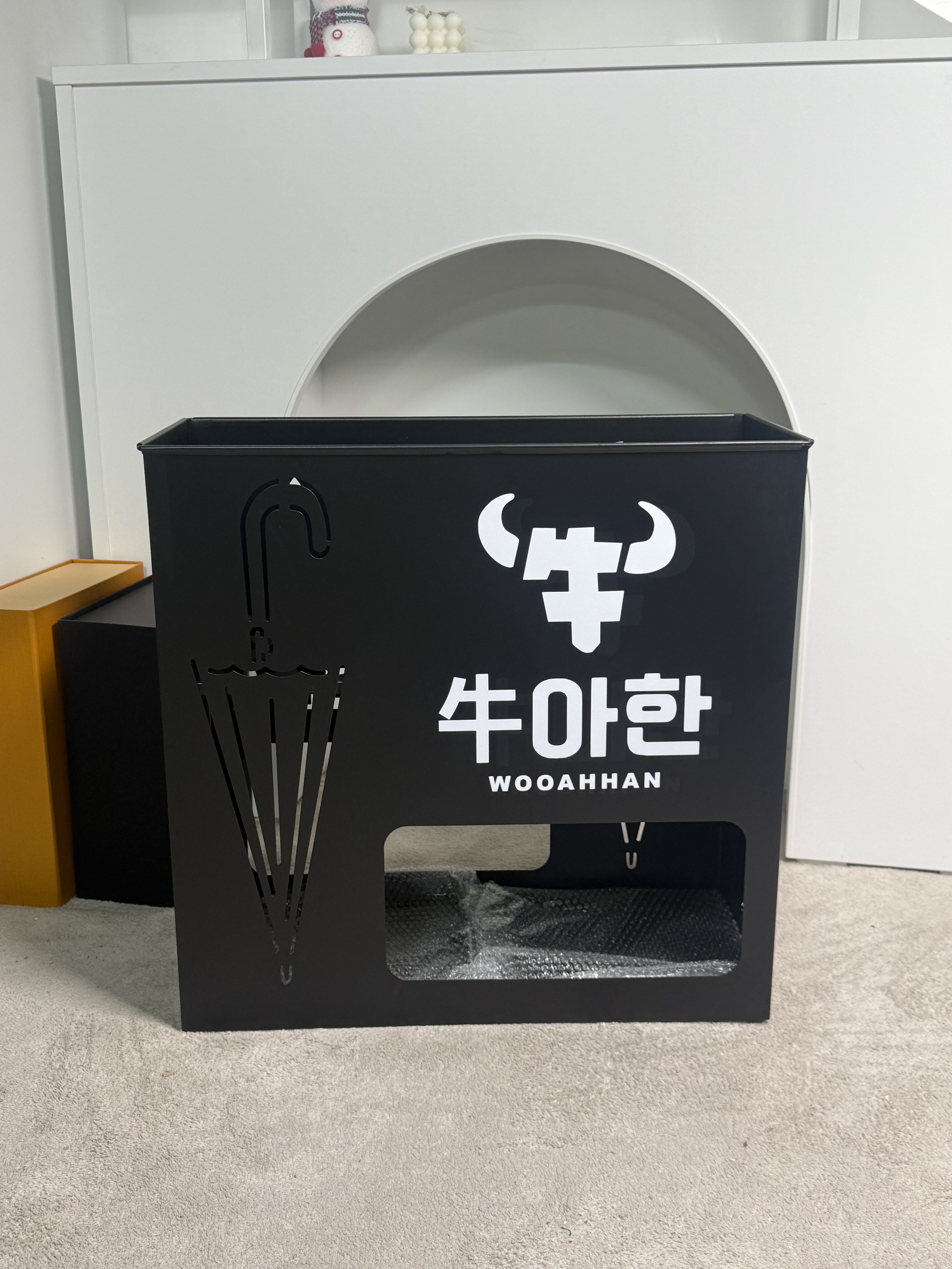 우산꽂이 철제 블랙 12구 개업 오픈 선물 식당 이자카야 PC방 매장용 로고제작 설렘하우스