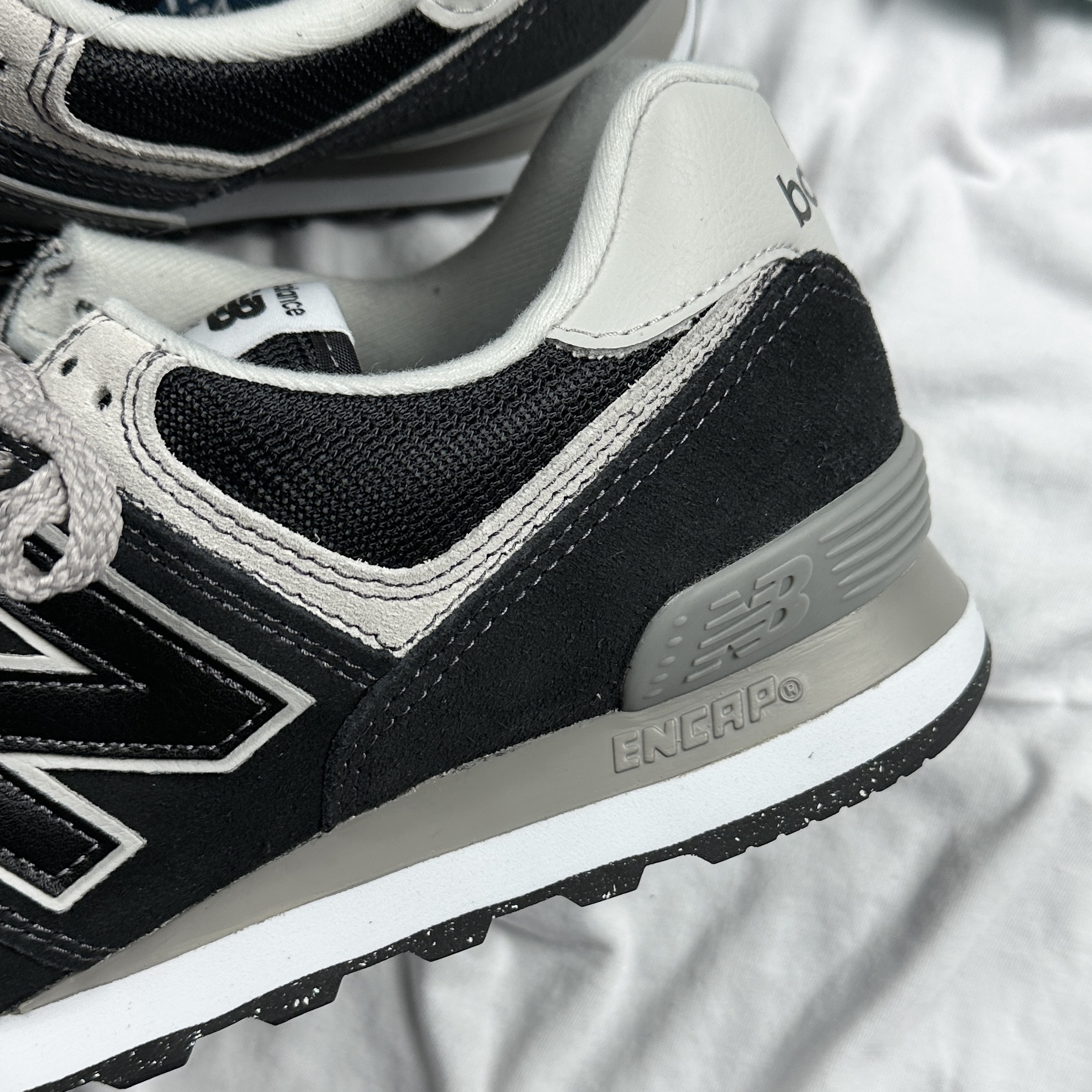 뉴발란스 클래식 574 운동화 블랙 WL574EVB, 225 - 상세 이미지 3