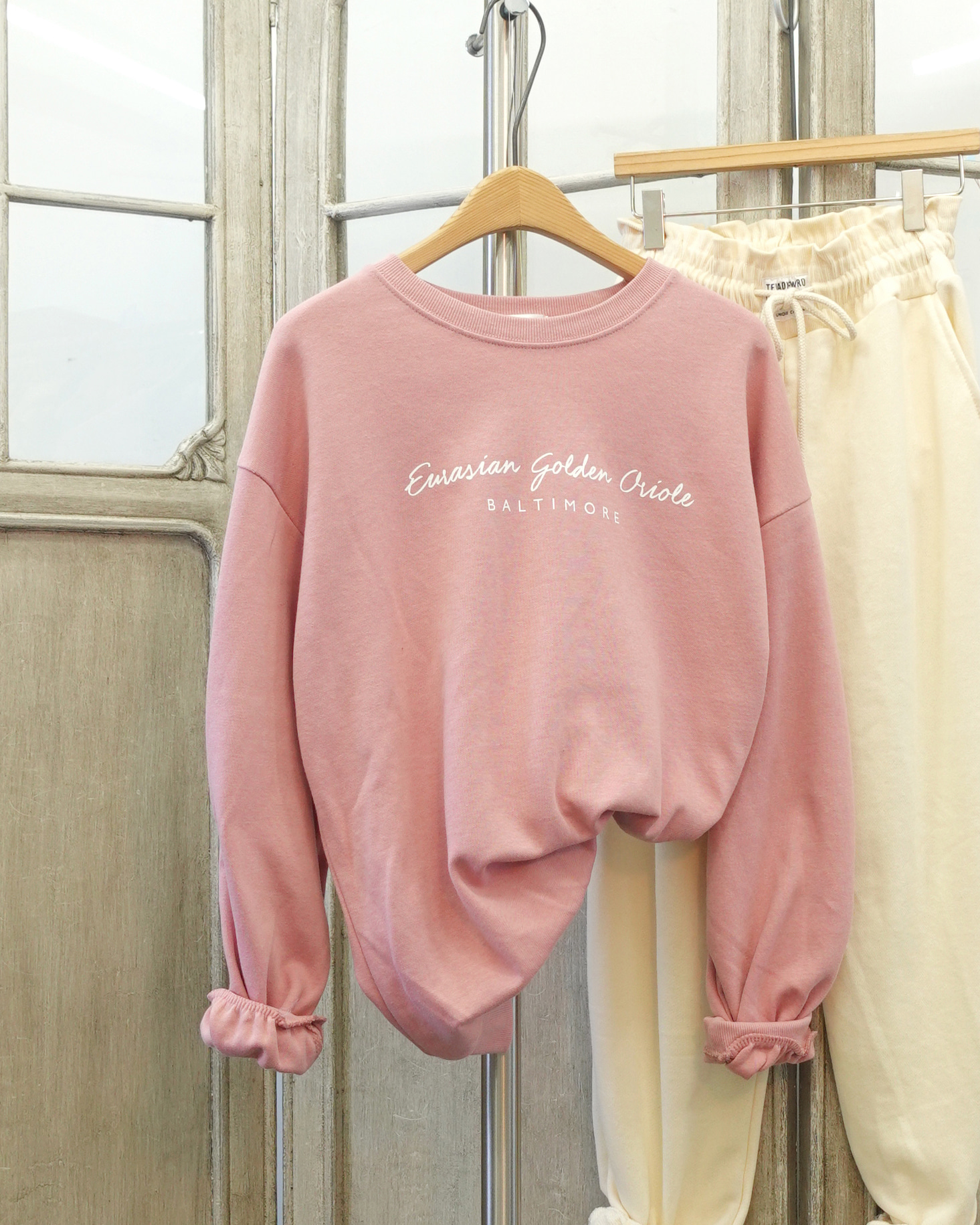 올리 영문 레터링 봄 루즈핏 맨투맨 제품 이미지