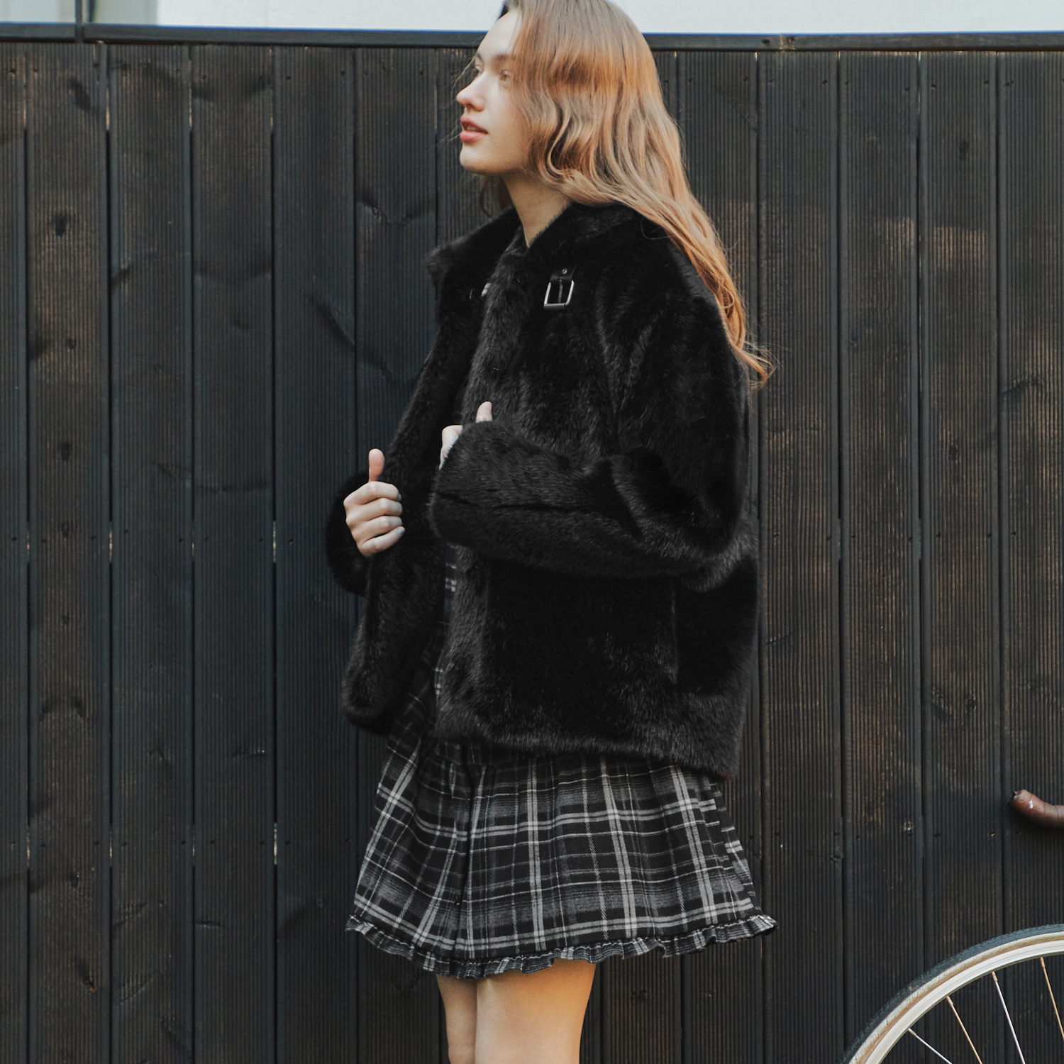 [12/19 예약배송][제로스트릿][2컬러] 소프트 하이넥 퍼 자켓 SOFT HIGH-NECK FUR JACKET - 상세 이미지 4