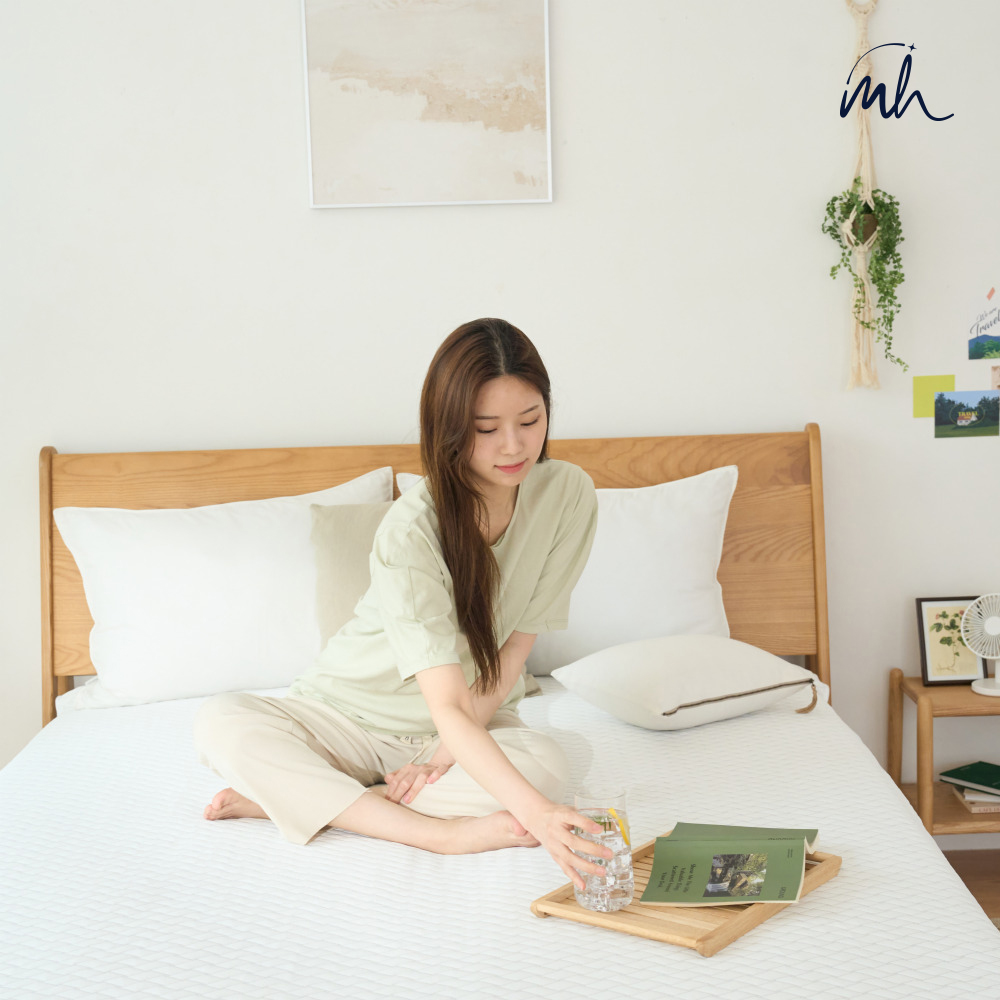 몽스홈 국내생산 쿨링 듀라론 여름 냉감패드 고정밴드 패밀리 침대패드 - 상품 이미지