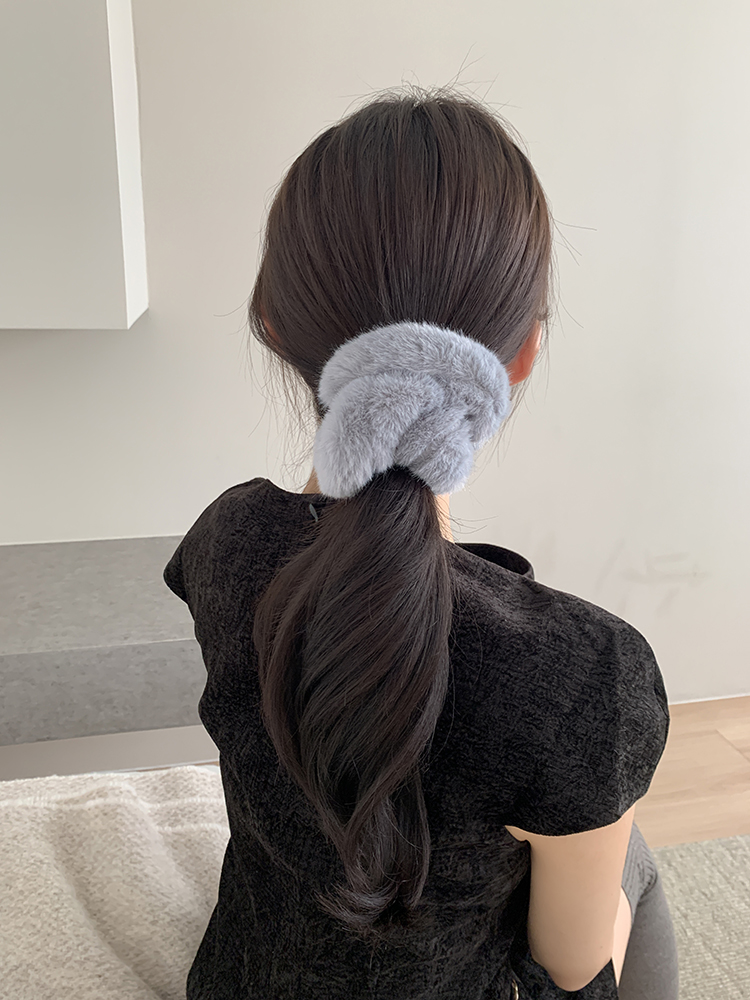 [국내생산] 플러피 퍼 스크런치 - 겨울 여성 밍크 페이크퍼 볼륨 빅 토끼털 헤어밴드 - 상세 이미지 5