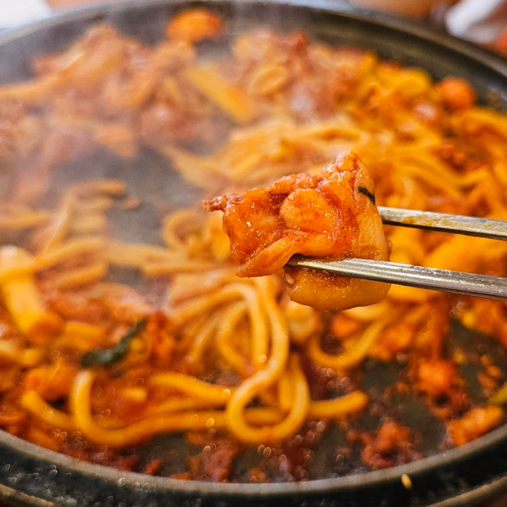 매콤폭발 통마늘 매콤 닭갈비 550g+마라 닭갈비550g 쫄깃 닭다리살 화끈한 이미지 7