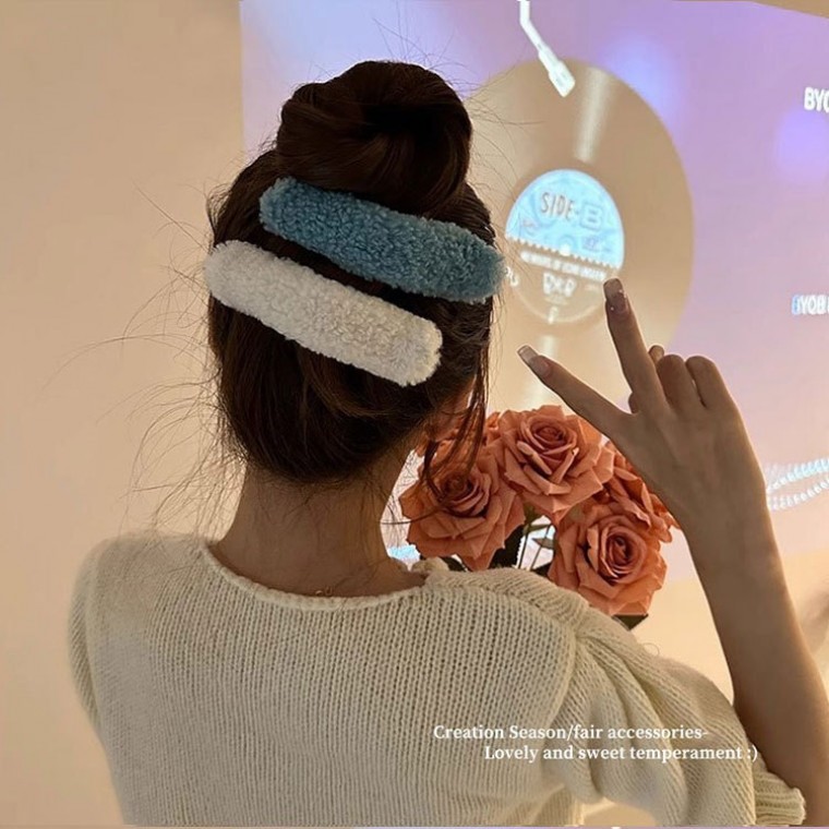 홍대온니-뽀글이 푸들 올림머리핀 빅사이즈 집게핀 풍성한 페이크퍼 올림머리집게핀 악어 왕집게핀 헤어삔 - 메인 이미지