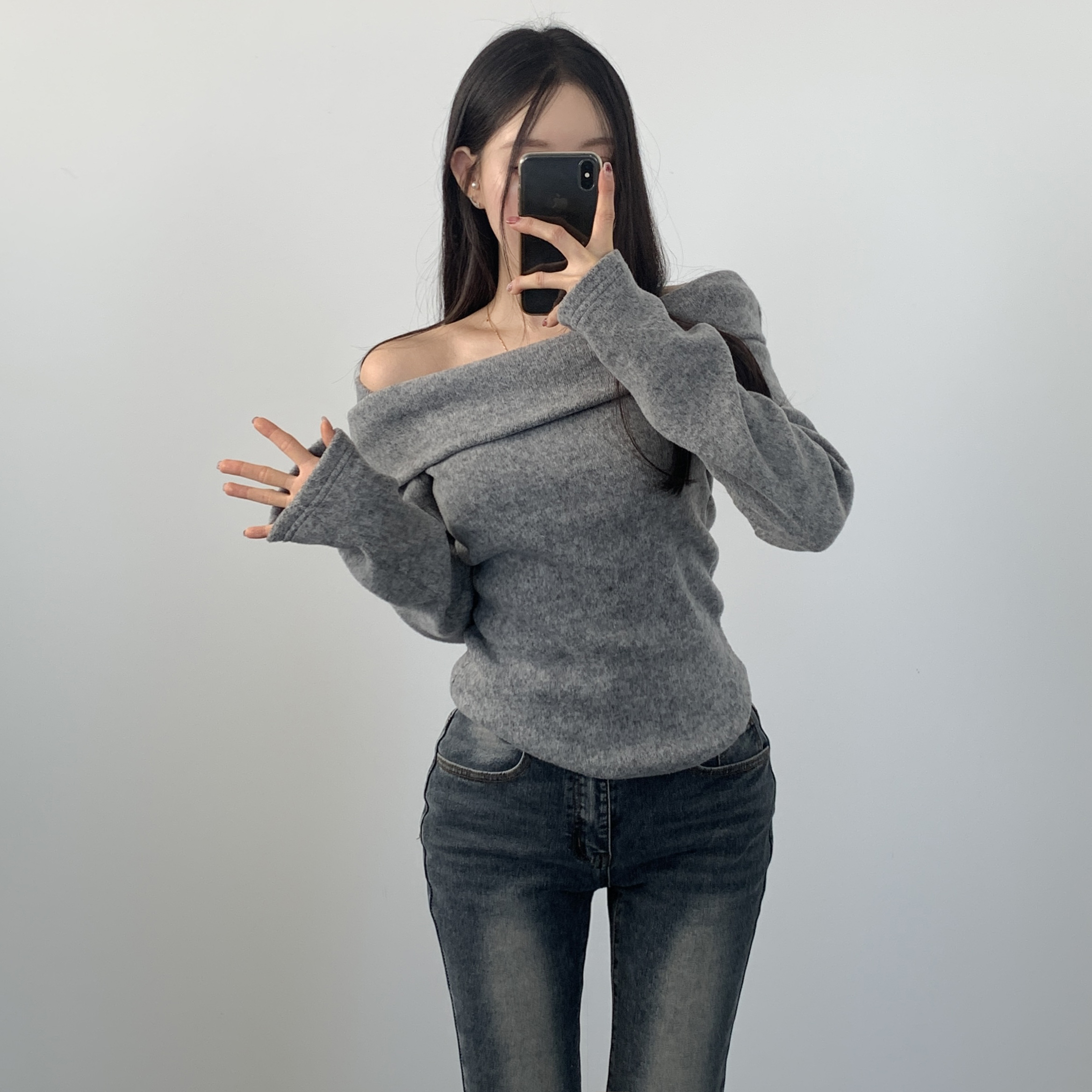 여자 뮤트 오프숄더 기모 긴팔티셔츠 스판 기본핏 이미지 6
