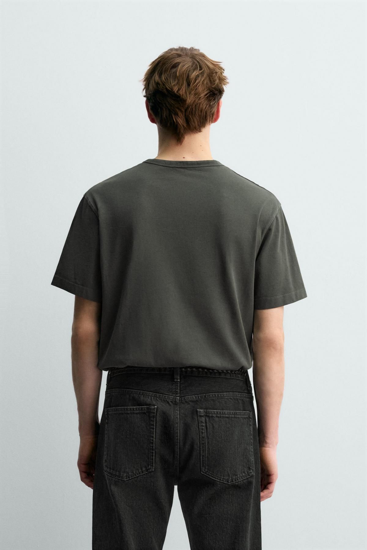 자라 미니멀 포켓 반팔 티셔츠 X 아론 레빈 1887/383 ANTHRACITE GREY - 상세 이미지 4