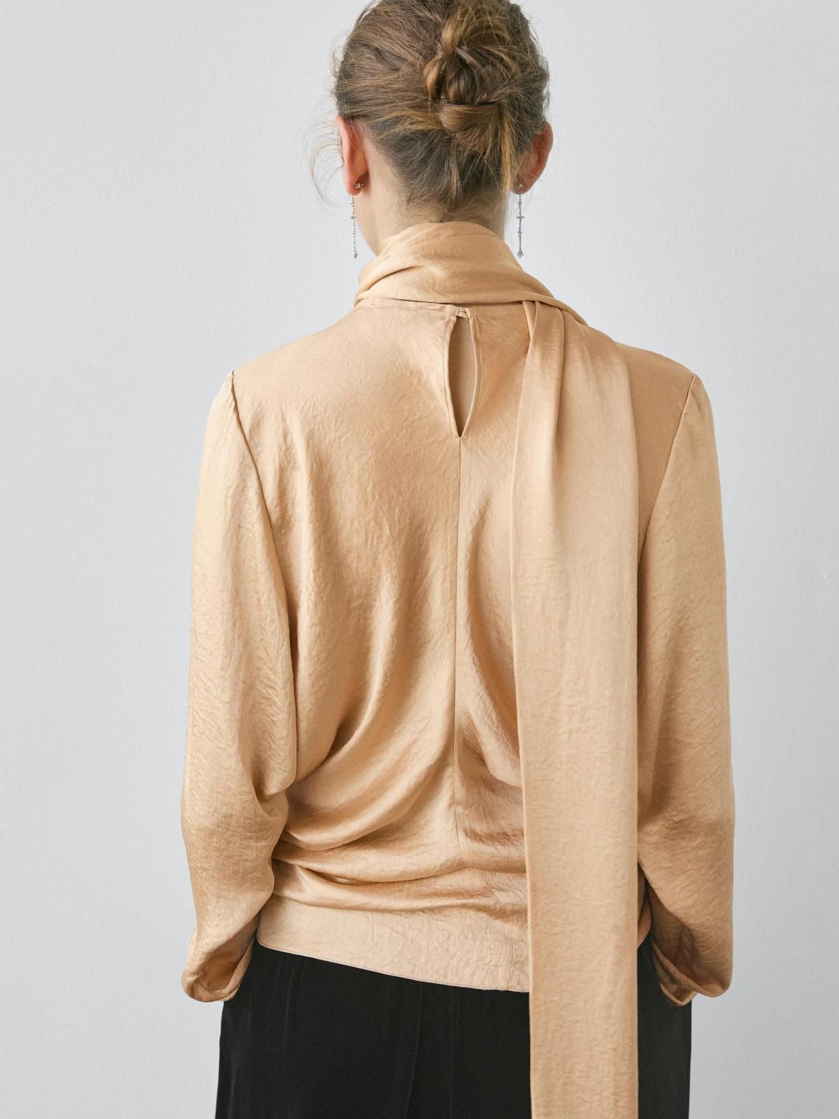 마시모두띠 새틴 타이넥 블라우스 베이지 9312/950 BEIGE - 상세 이미지 5