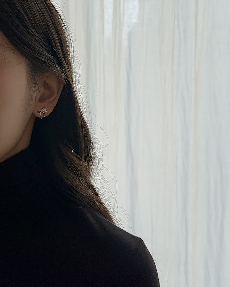실버 925 리본 하트 포인트 귀걸이 - 상세 이미지 5