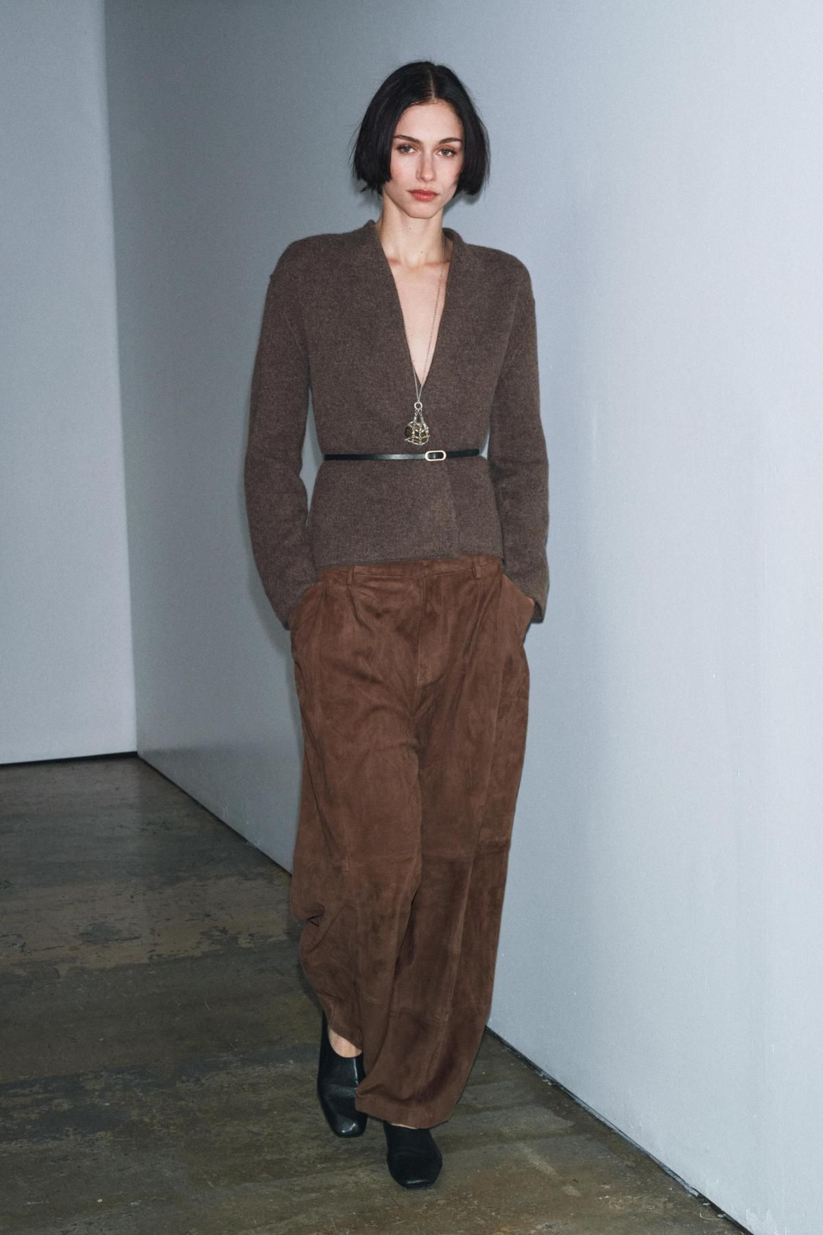 자라 프리미엄 울 브이넥 벨트 카디건 브라운 2893/205 BROWN / TAUPE - 상세 이미지 2