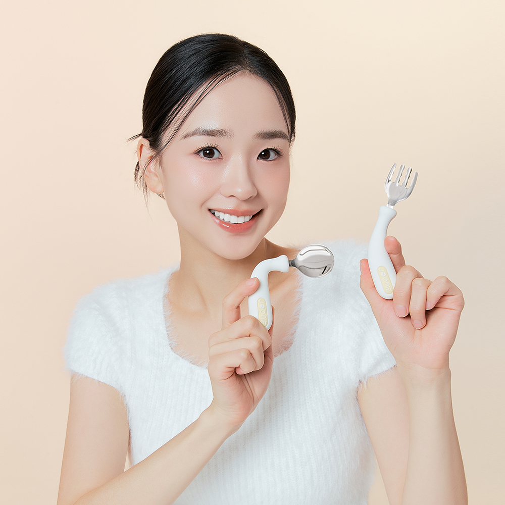 네이버 주니 휘어지는 스테인리스 자기주도 이유식 스푼 포크 수저세트