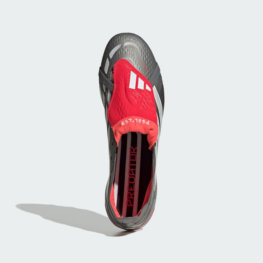 프레데터와 F50 축구화 비교 이미지