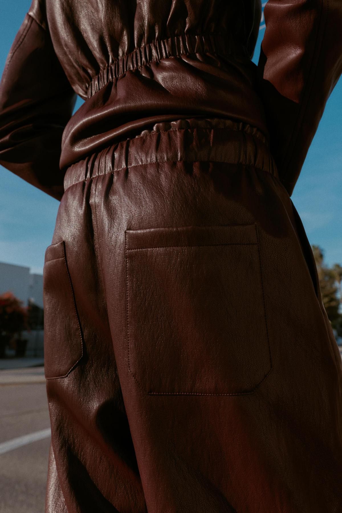 자라 페이크 레더 엘라스틱 와이드 팬츠 4387/456 BURGUNDY - 상세 이미지 5