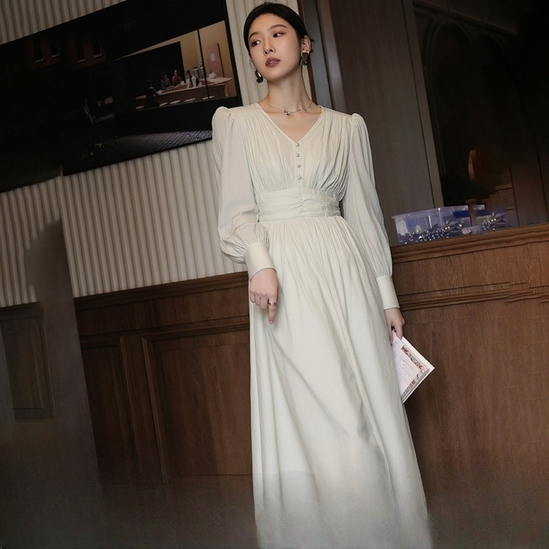 돌잔치엄마원피스 화이트 원피스 결혼식 피로연 브이넥롱 하객룩 상견례 셀프웨딩 버튼 - 상품 이미지