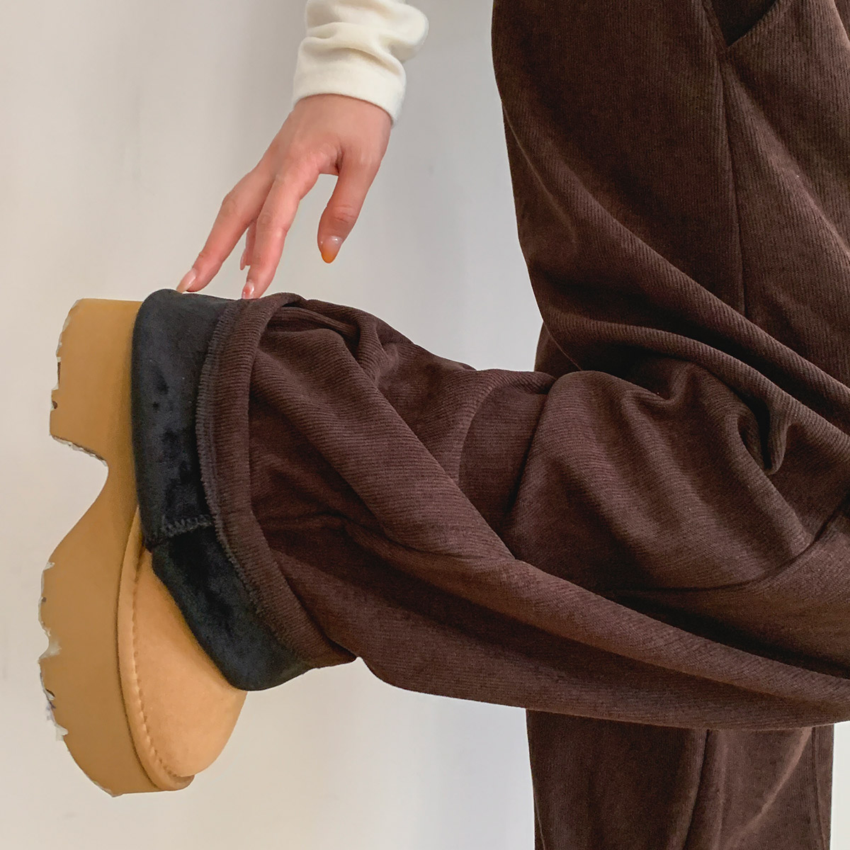 여성 와이드 기모 밴딩 팬츠 - 상세 이미지 4