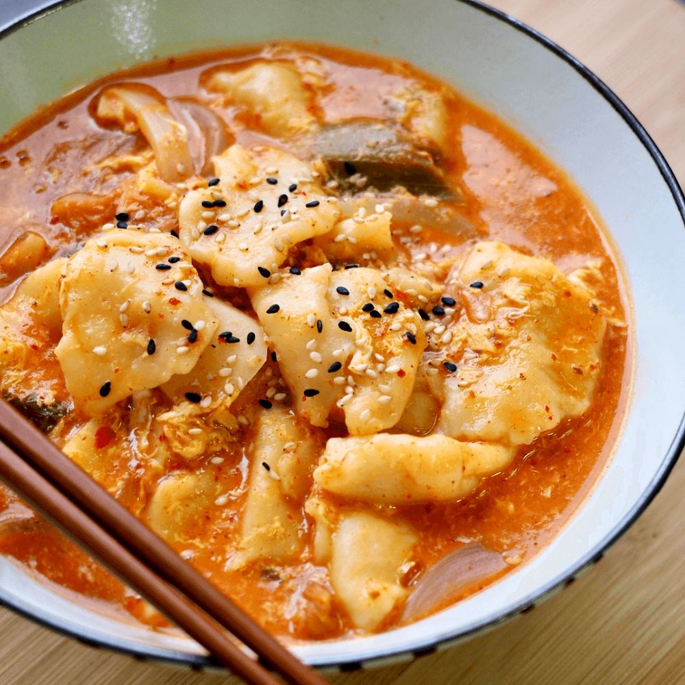 감자 생 수제비1kg + 육수 소스 5인분 들깨 수제비 칼제비 장칼국수 - 상품 이미지