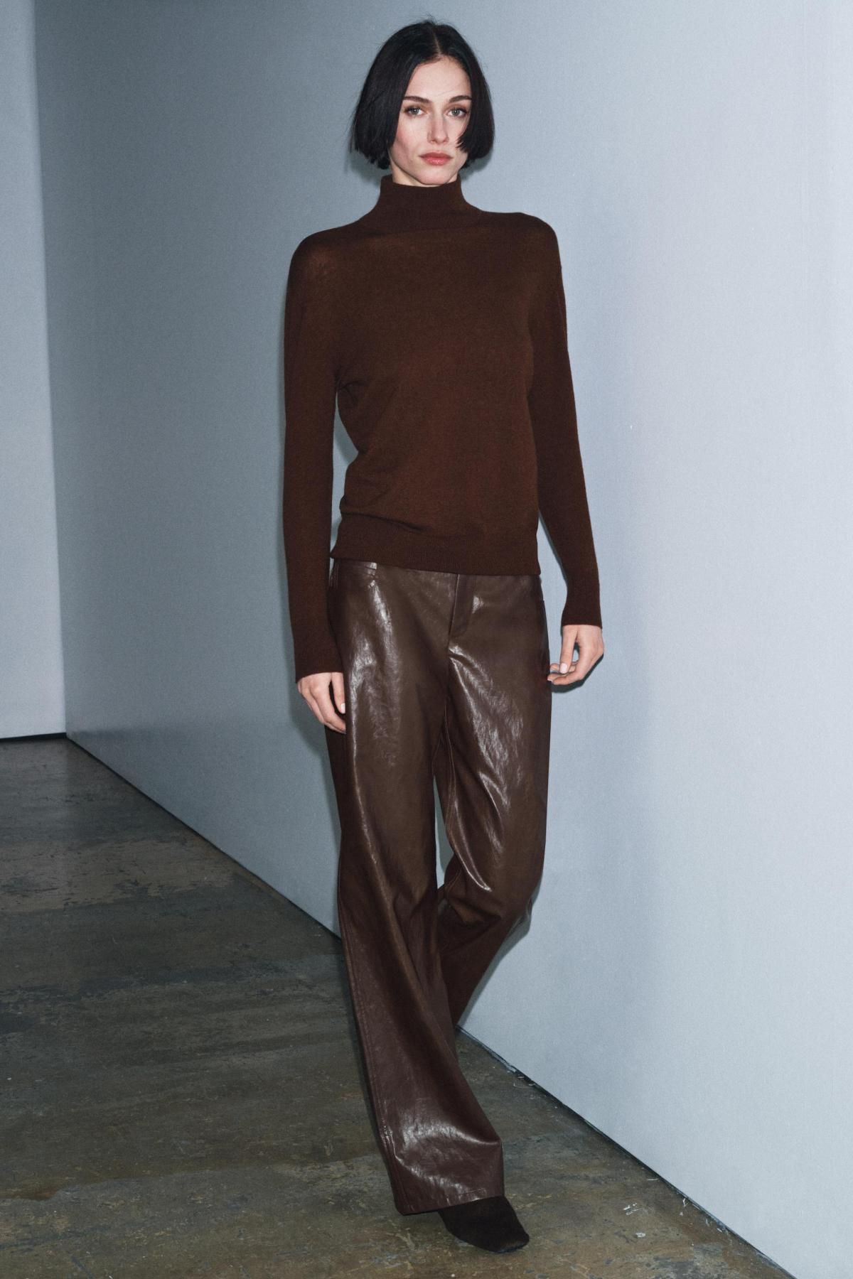 자라 프리미엄 소프트 울 하이넥 스웨터 브라운 9598/107 BROWN - 상세 이미지 2
