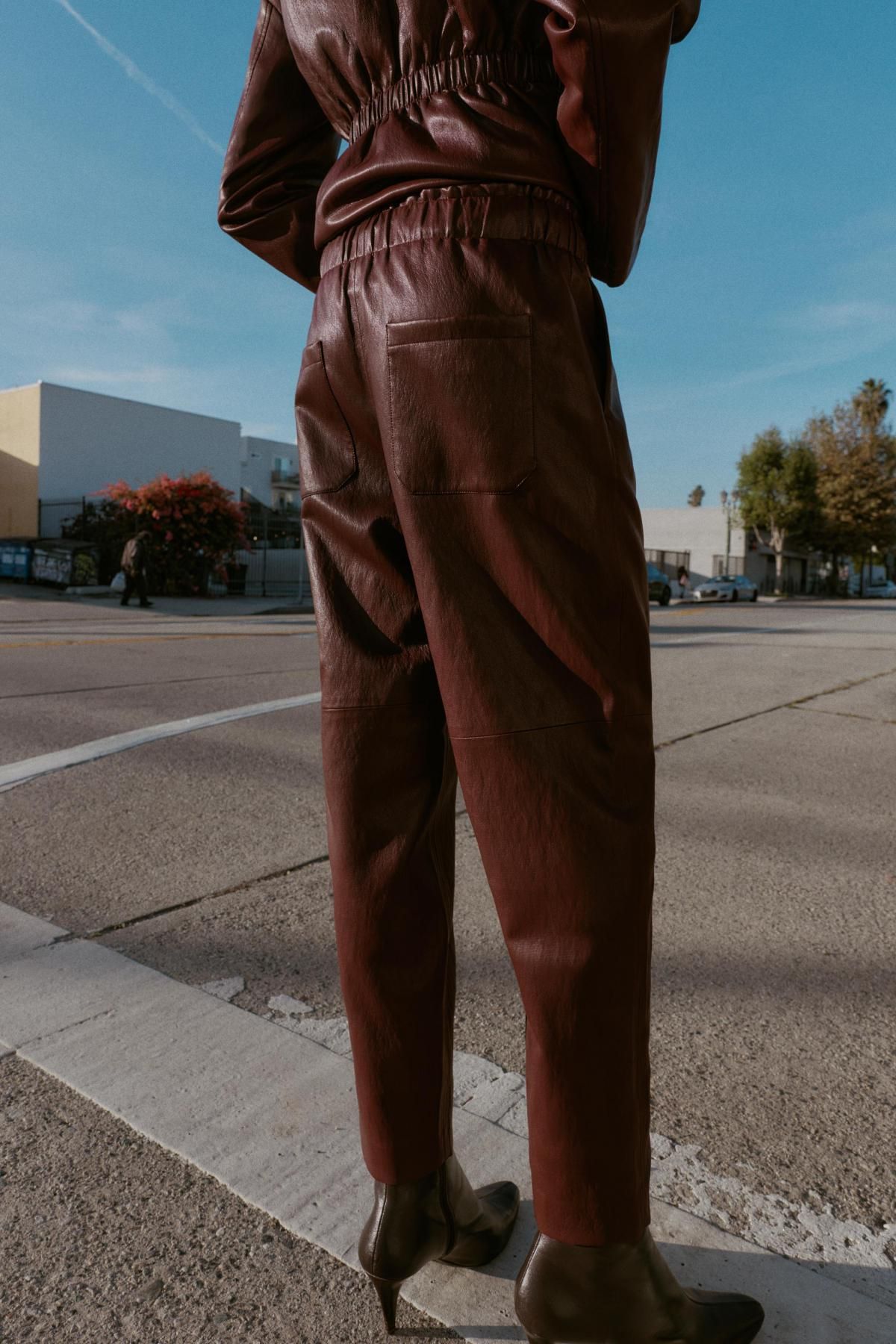 자라 페이크 레더 엘라스틱 와이드 팬츠 4387/456 BURGUNDY - 상세 이미지 4