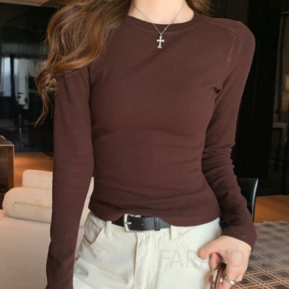 여성 긴팔 티셔츠 블랙 라운드넥 스타일 레이어드 가능 웨어 가을 패션 필수 편안한 착용감 캐주얼 무드 - 상품 이미지