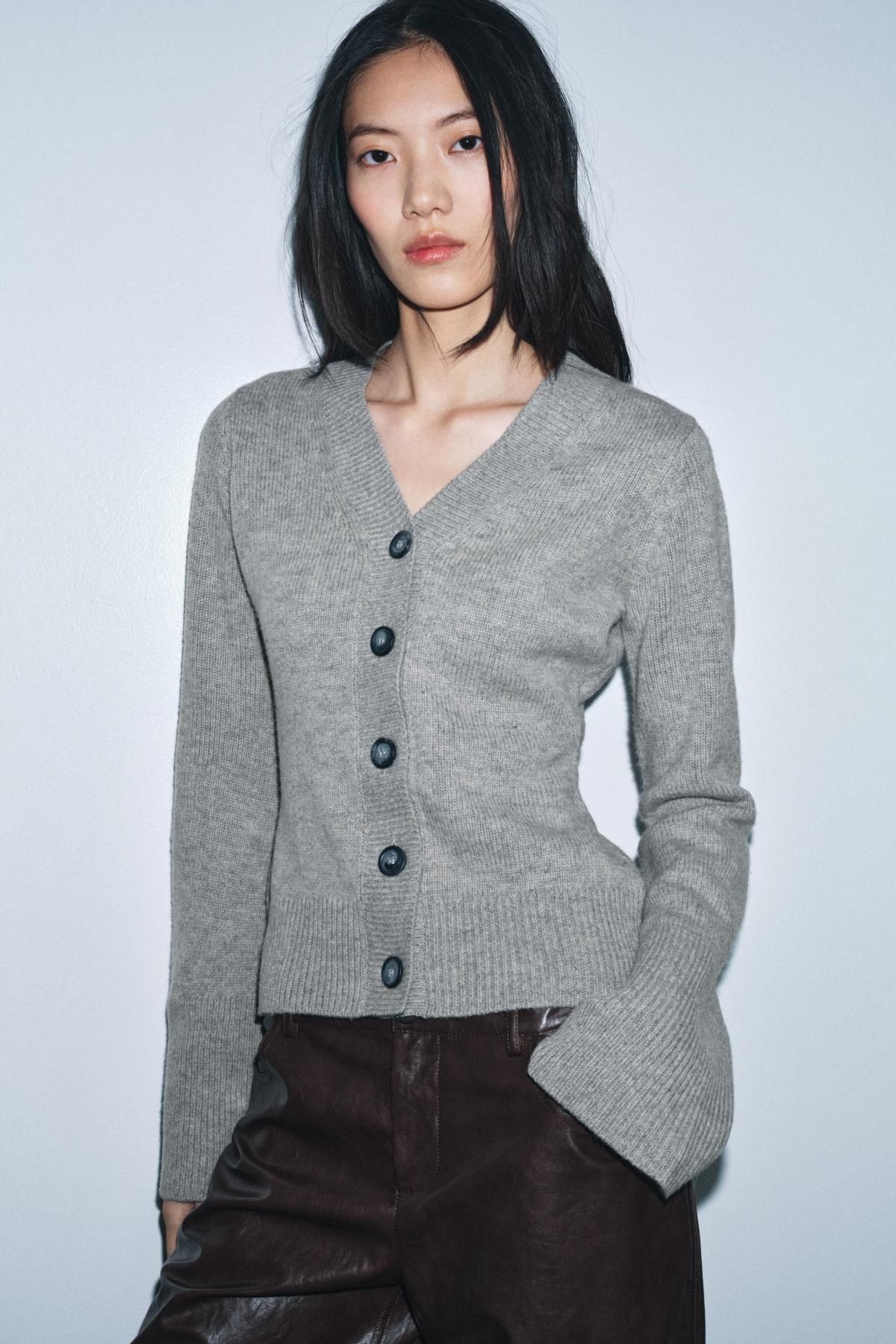 자라 프리미엄 울 브이넥 니트 가디건 5897/100 GREY - 상세 이미지 3