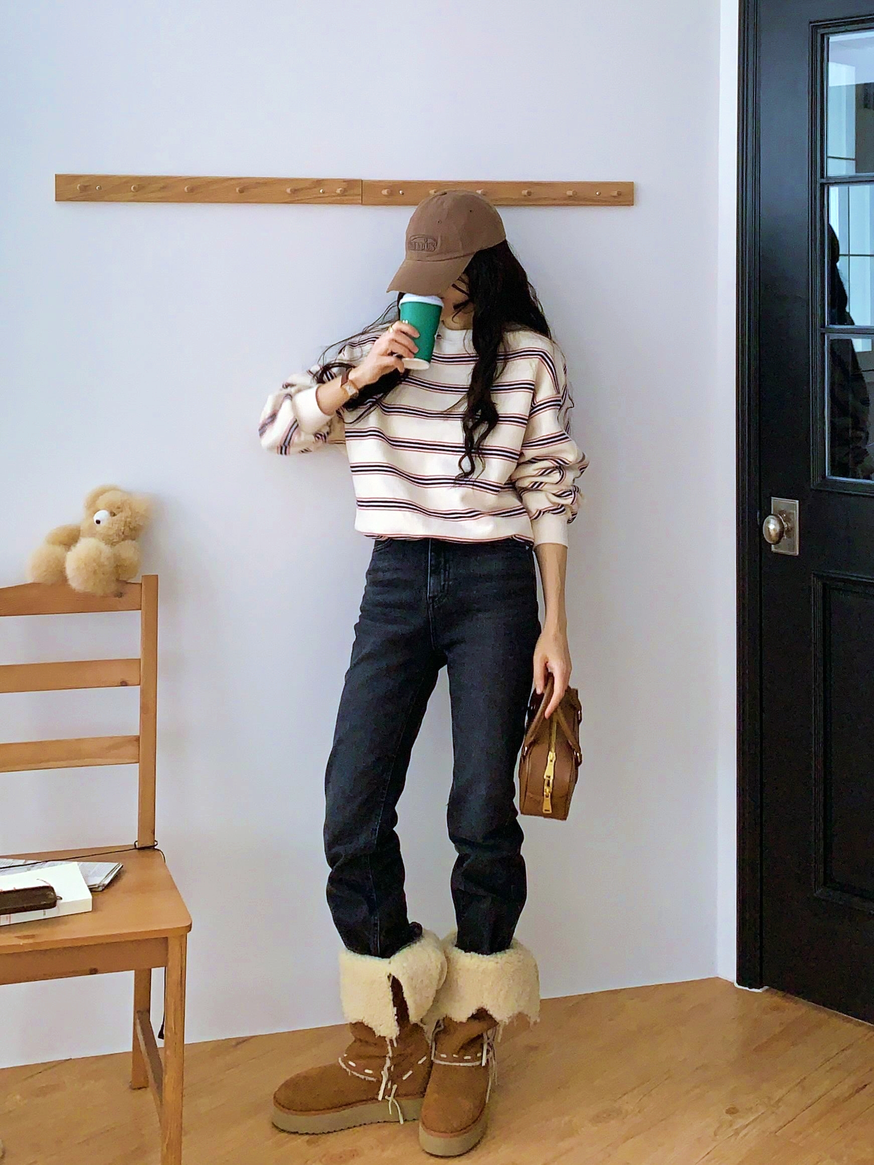 [Handmade] 천연 소가죽 양모 타슬 플랫폼 시어링어그 부츠 - 상세 이미지 3