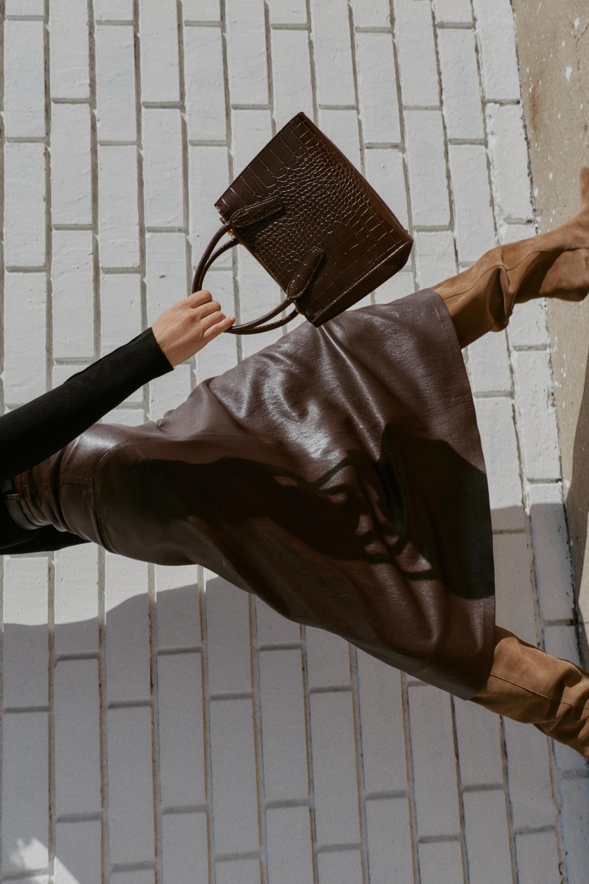 자라 크로커 엠보 미니 크로스 토트 시티백 6720/610 BROWN - 상세 이미지 3