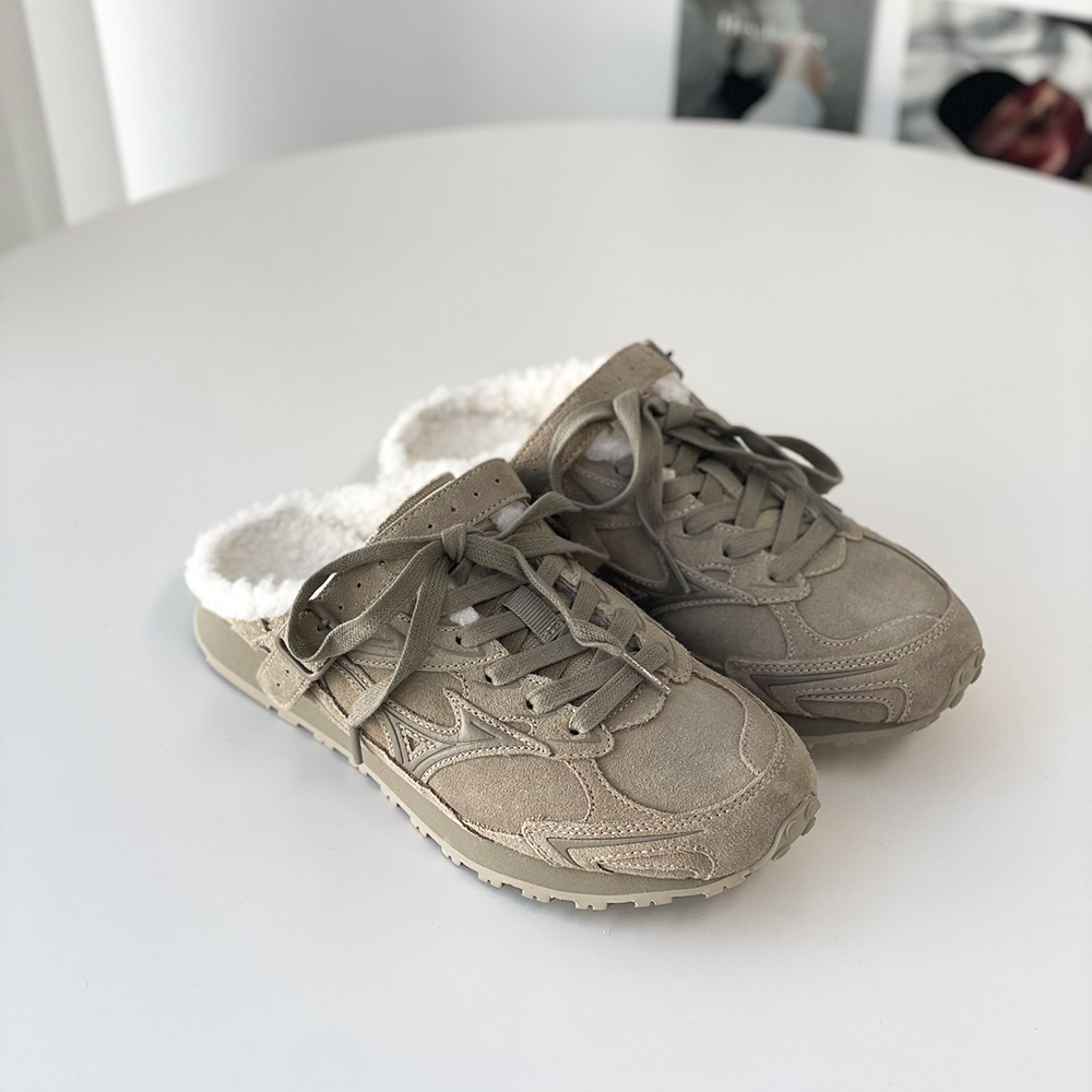 미즈노 LG 6OS SLIPPER 뮬 스니커즈 브라운 샌드베이지