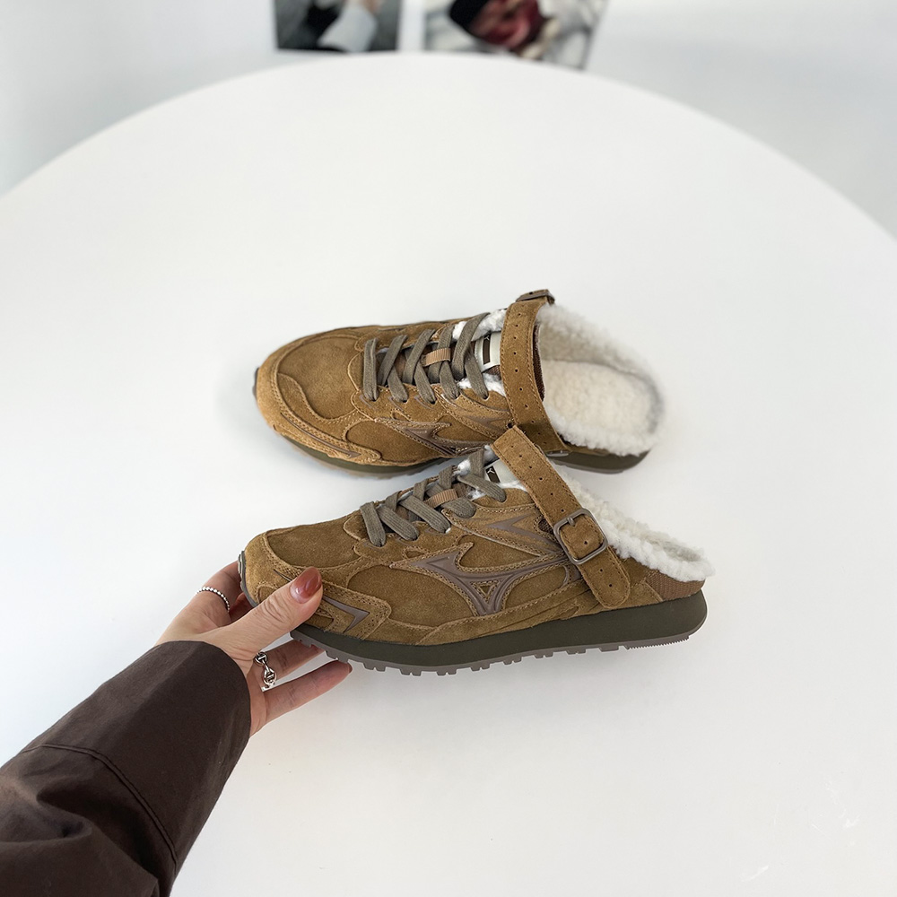 미즈노 LG 6OS SLIPPER 뮬 스니커즈 브라운 샌드베이지