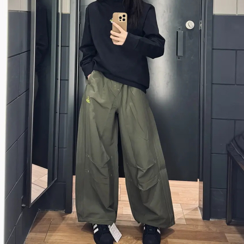 아디다스 오리지널 파라슈트 와이드 트랙 팬츠 올리브 카키 JD5416 이미지 7