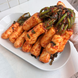 순자네김치 총각 무청 당일생산 국내산 총각김치 1kg, 1개 맛있게 먹은 솔직 후기 - 상품 이미지 3