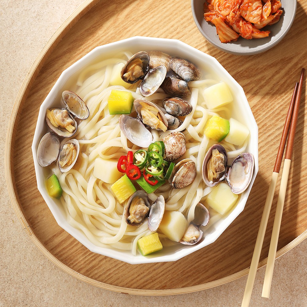 [푸딩프렙] 바지락칼국수 장칼국수 4팩 (바지락+생면+야채+육수) 캠핑 밀키트 해장 집밥 - 상품 이미지
