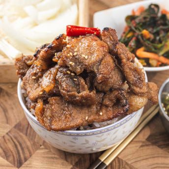 [갈비맛집1995] 한돈 1+등급 간장 제육볶음 불고기 두루치기 주물럭 양념갈비 제육갈비 350g+350g,총 700g - 상품 이미지