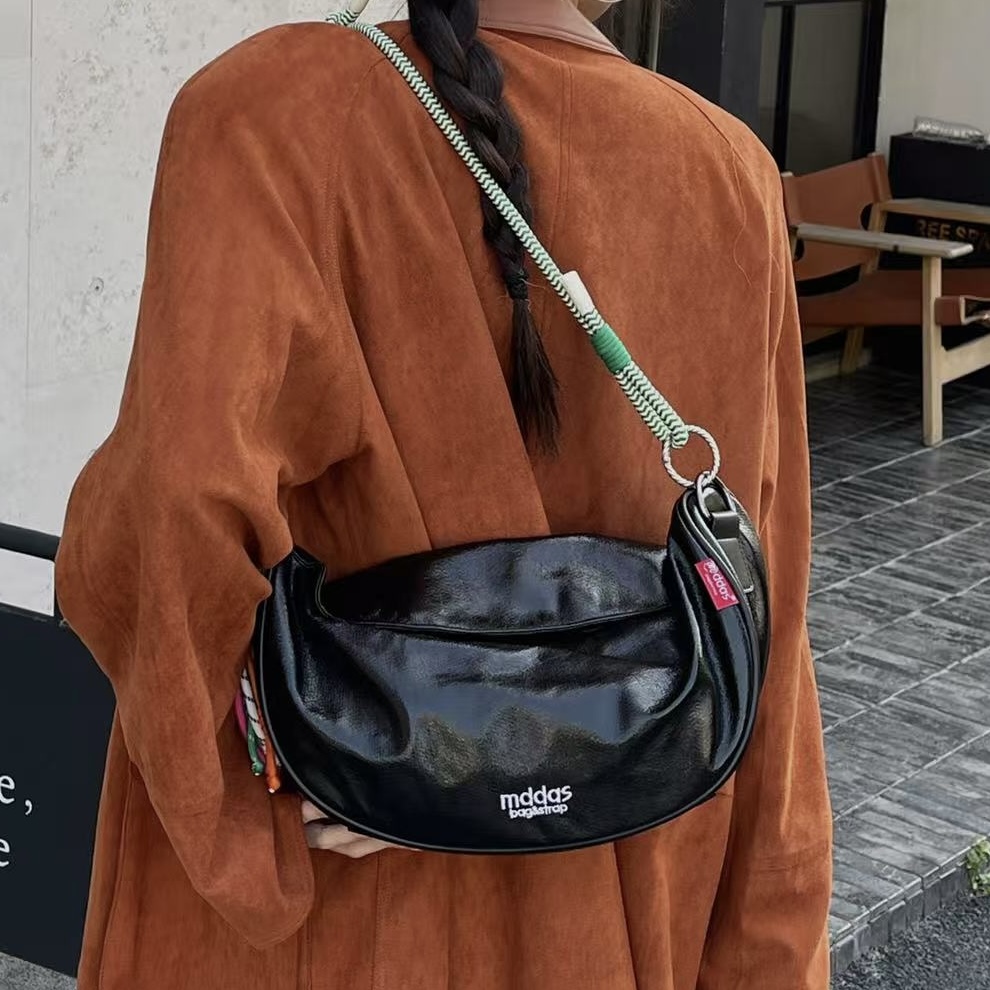 므떼 여행용 크로스백 반달 크로와상 가벼운 보부상 핸드폰 유럽여행가방 도난방지 나일론