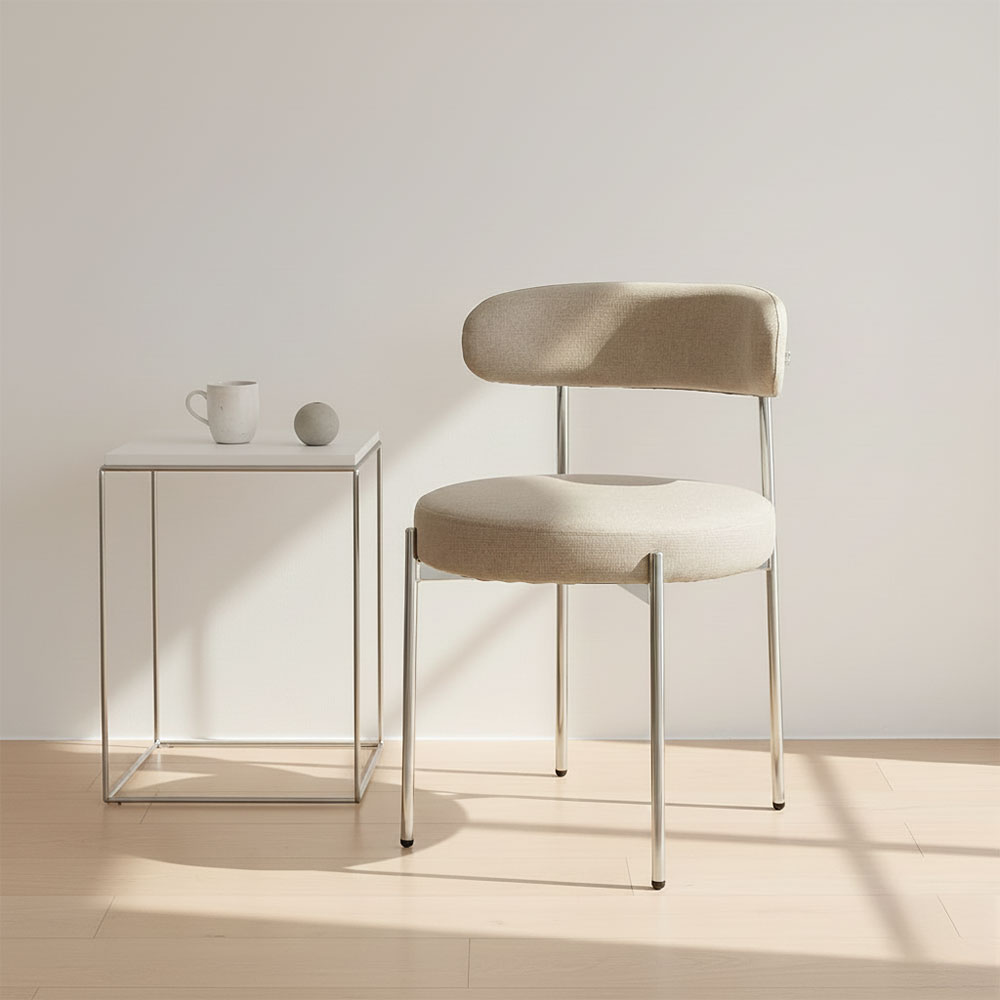 스위터 실버 식탁의자 인테리어 편한 카페의자 모던 디자인 미드센츄리