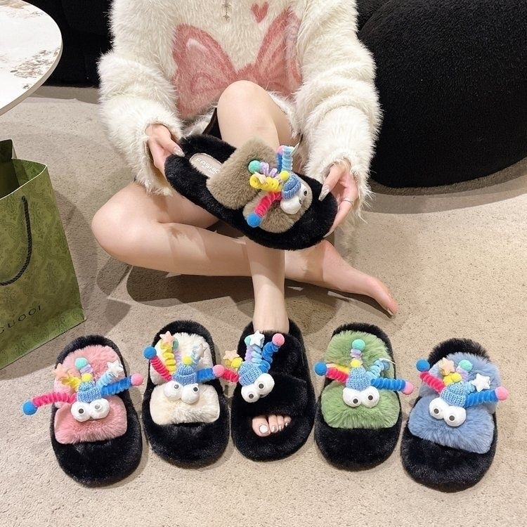 여성 겨울 실외용 따뜻한 방한 포근한 털 슬리퍼 귀여운 캐릭터 디자인 두툼한 통굽 논슬립 - 상세 이미지 4