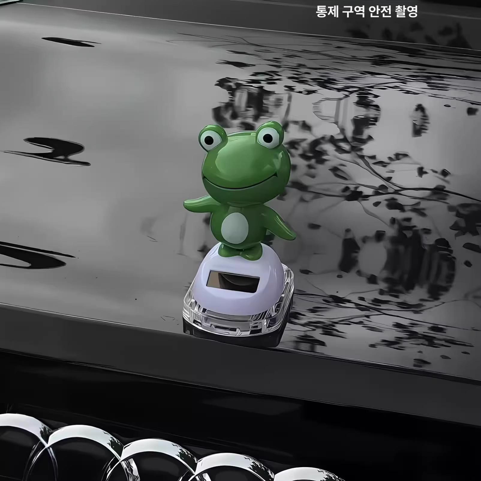 태양광 개구리 자동차 데코 인테리어 소품 차량용 장식 태양광 흔들리는 개구리 1개입 - 상세 이미지 4