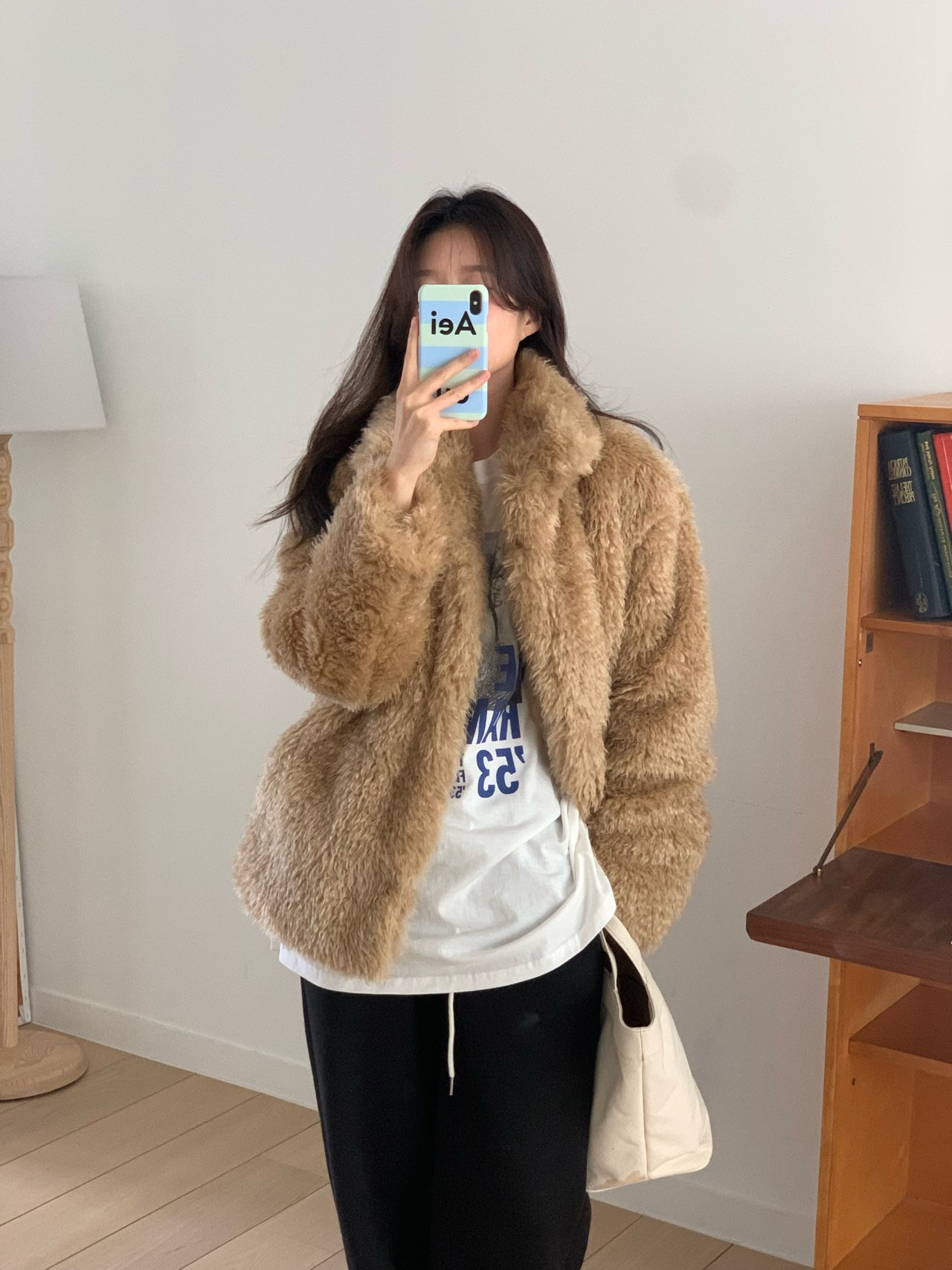 오버무드 3온즈 양털 누빔 하프 미디 하프 퍼 자켓 3color - 상품 이미지