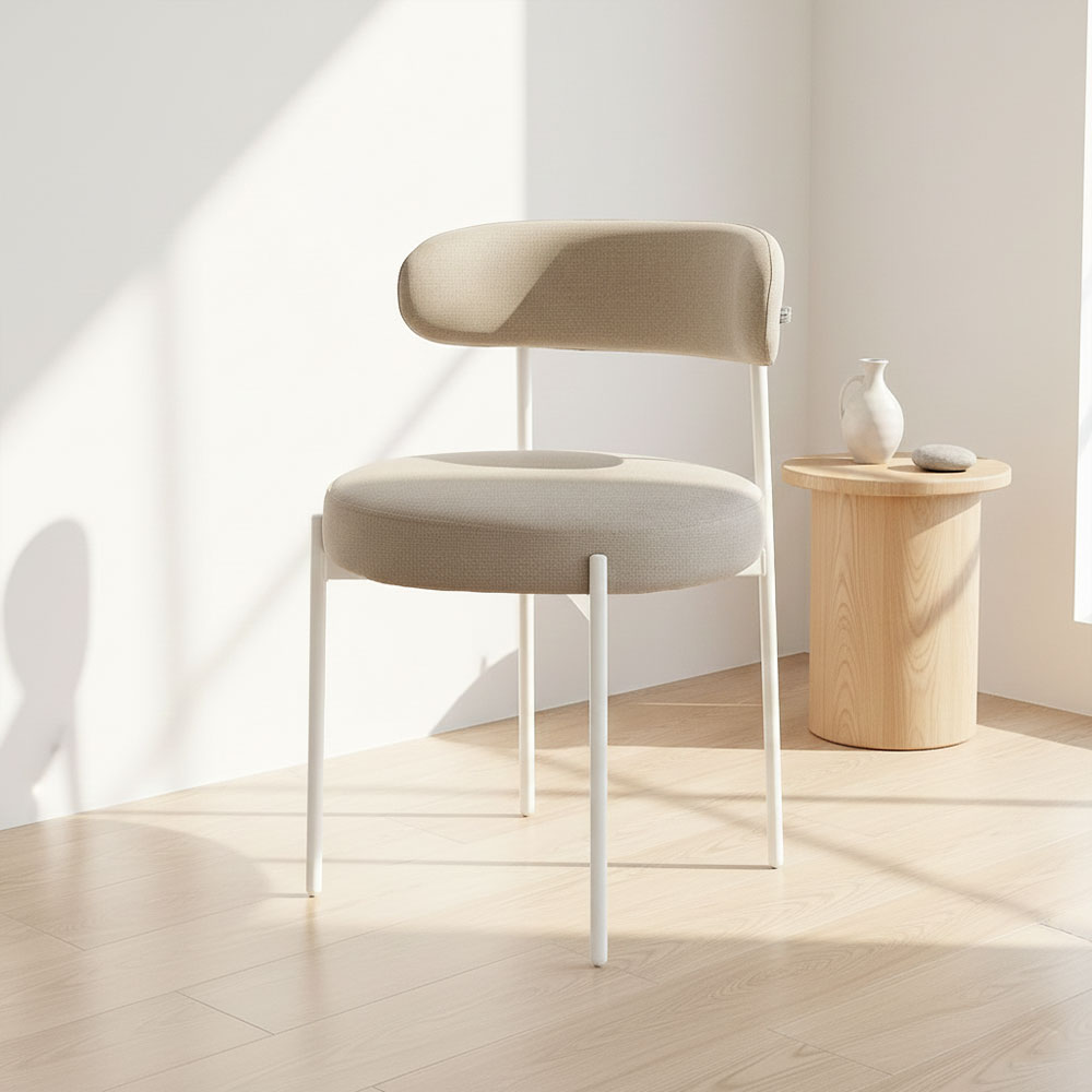 스위터 화이트 식탁의자 인테리어 디자인 카페 의자 모던 미드센츄리