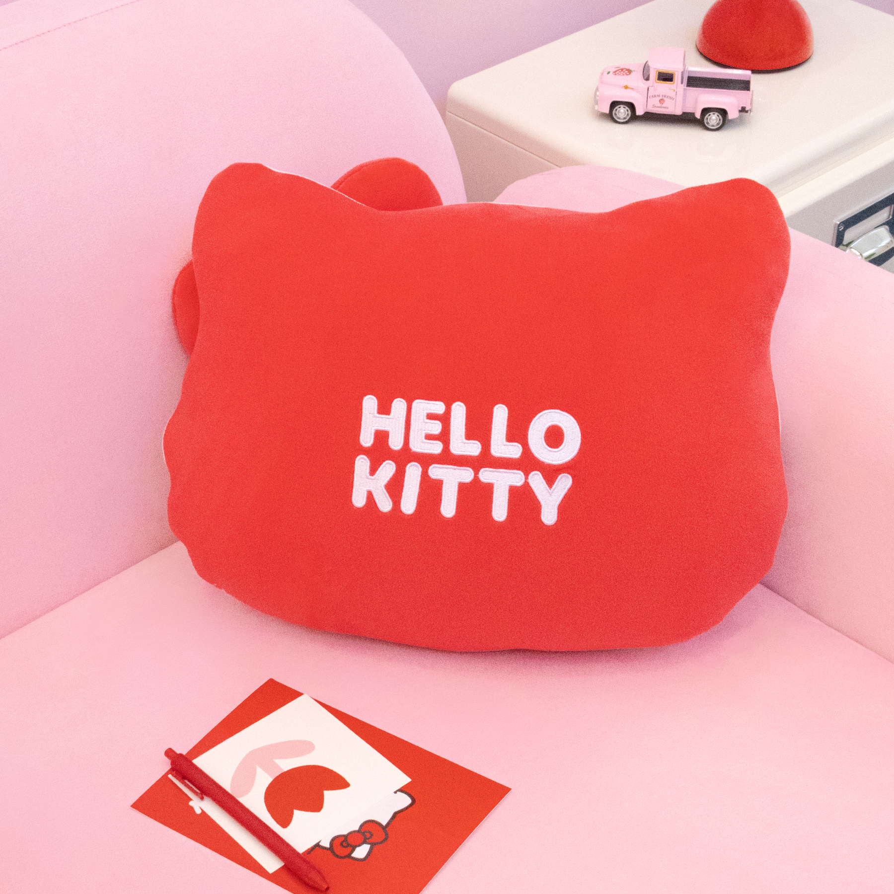 헬로키티 얼굴쿠션 레드클래식