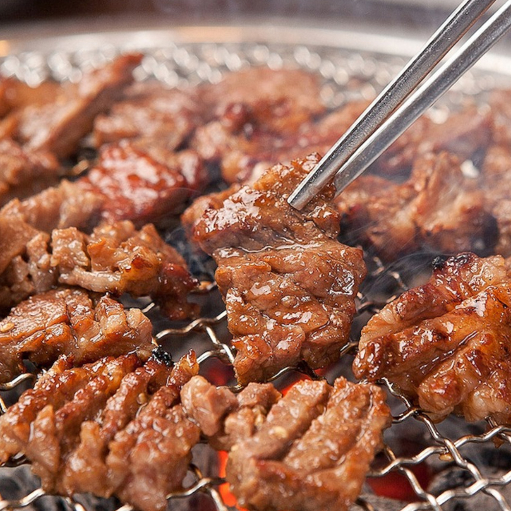 한돈 뼈없는 양념갈비 주물럭 LA돼지갈비 고추장 삼겹살 300g 2팩 - 상품 이미지