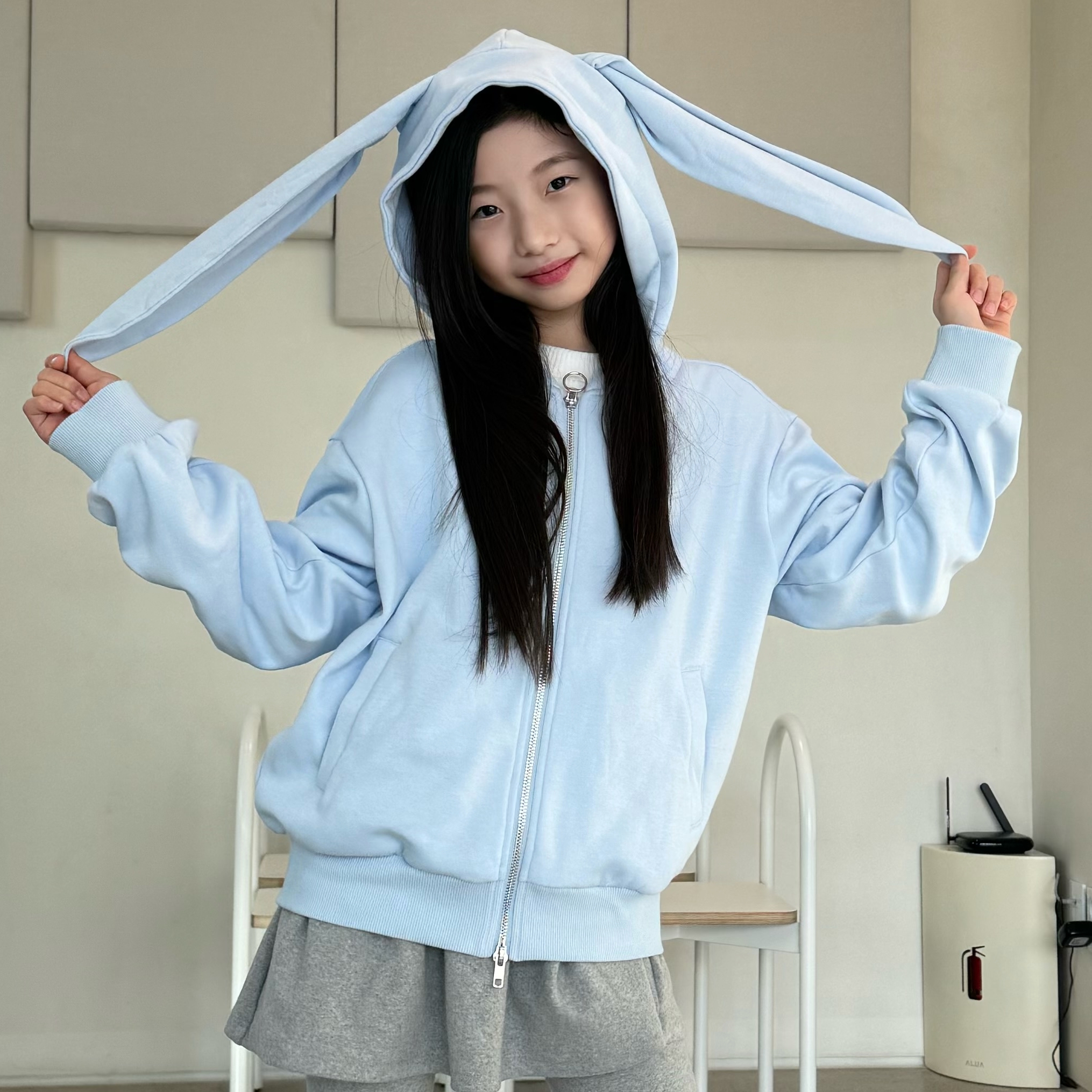 [더데이걸] 뽀송 래빗 귀달이 후드 집업 TGJM24T07_7358 - 상세 이미지 2