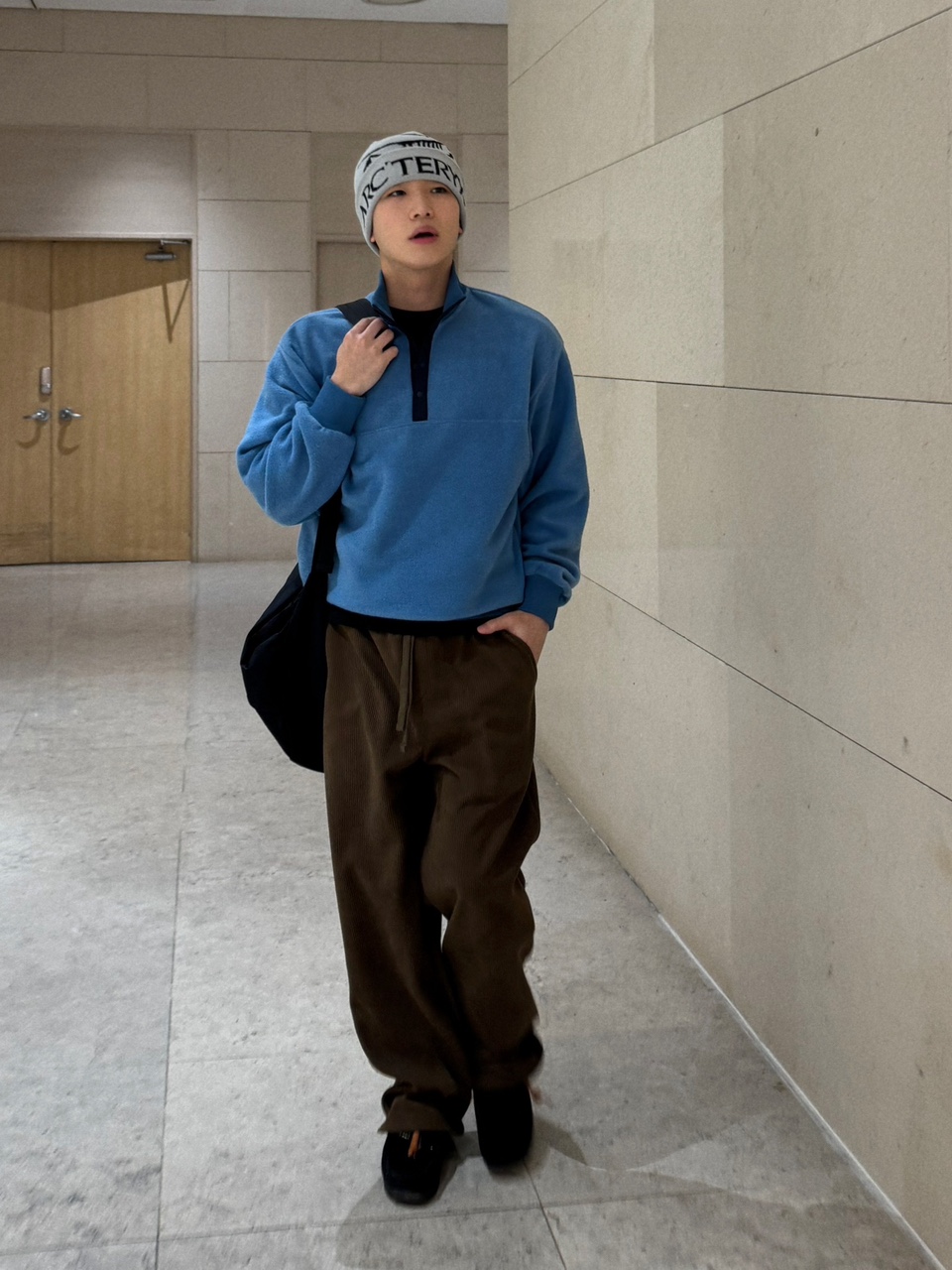 (남녀공용) 베이 기모 코듀로이 밴딩 와이드 팬츠 / 가을 겨울 골덴 바지 - 상세 이미지 2