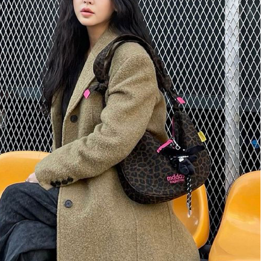 호피 여행용 반달 크로스백 가벼운 핸드폰 유럽여행가방 슬링백 보부상 크로스 캔버스 미니백