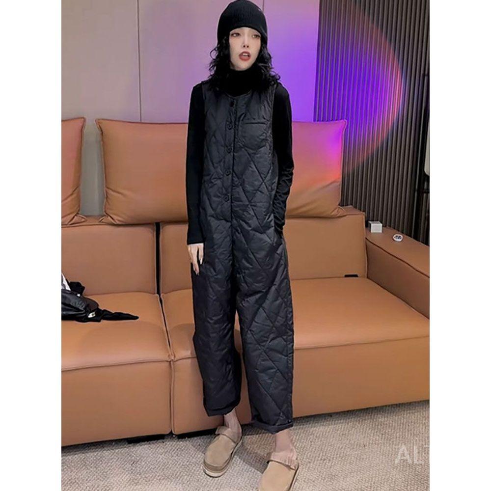 블랙 오버핏 다이아퀼팅 패딩점프수트 여성겨울점프수트 유럽 민소매 - 상품 이미지
