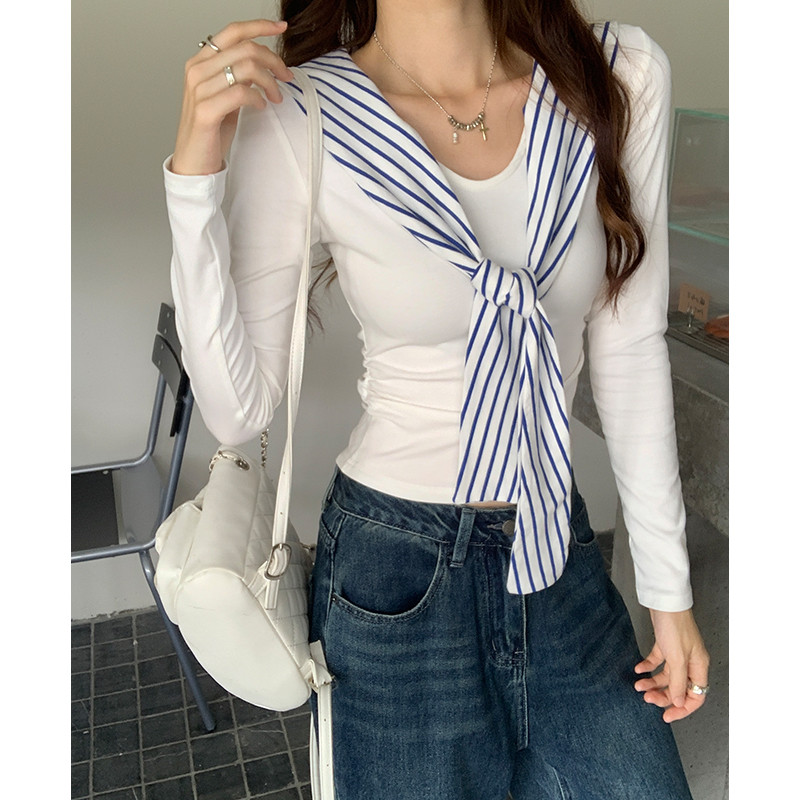 여성 스트라이프 브이넥 긴팔티셔츠 슬림핏 초가을 레이어드용 세련된 스타일 패션 착용감 편안한 외출용 - 상세 이미지 3