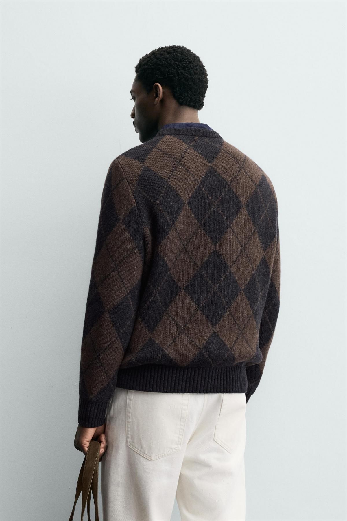 자라 아가일 울 혼방 라운드 니트 스웨터 2632/311 DARK BROWN - 상세 이미지 4