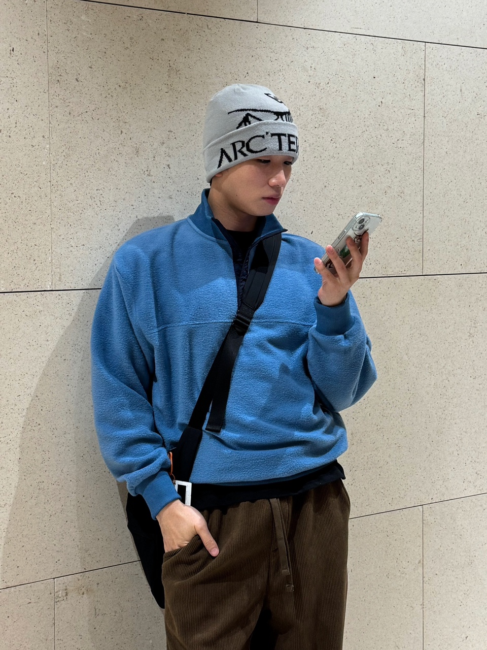 (남녀공용) 비에 반집업 플리스 풀오버 스웨터 / 겨울 기모 오버 루즈 크롭 후리스 니트 - 상세 이미지 4