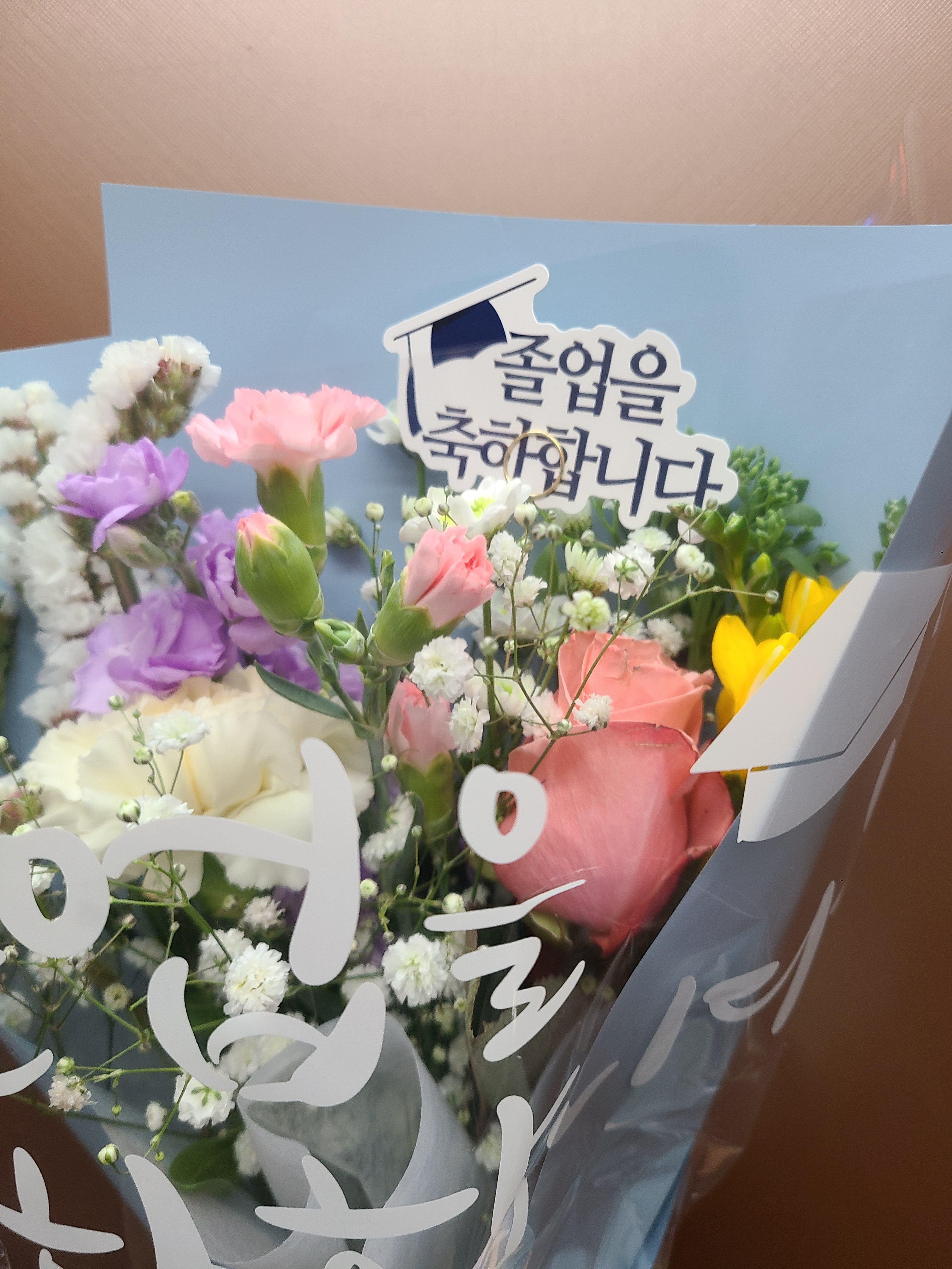 플로럴데이 생화 졸업식 사진잘나오는 꽃다발 생화택배 온라인꽃집